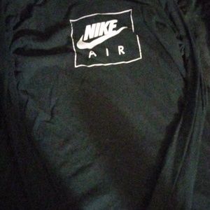 Black long sleeve Nike tee